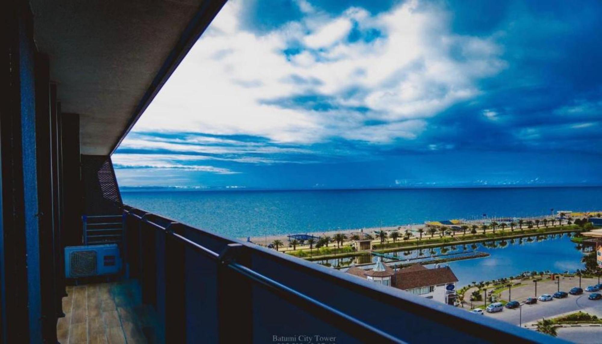 Delux Sea View Aparthotel In Orbi City Batumi Exterior foto